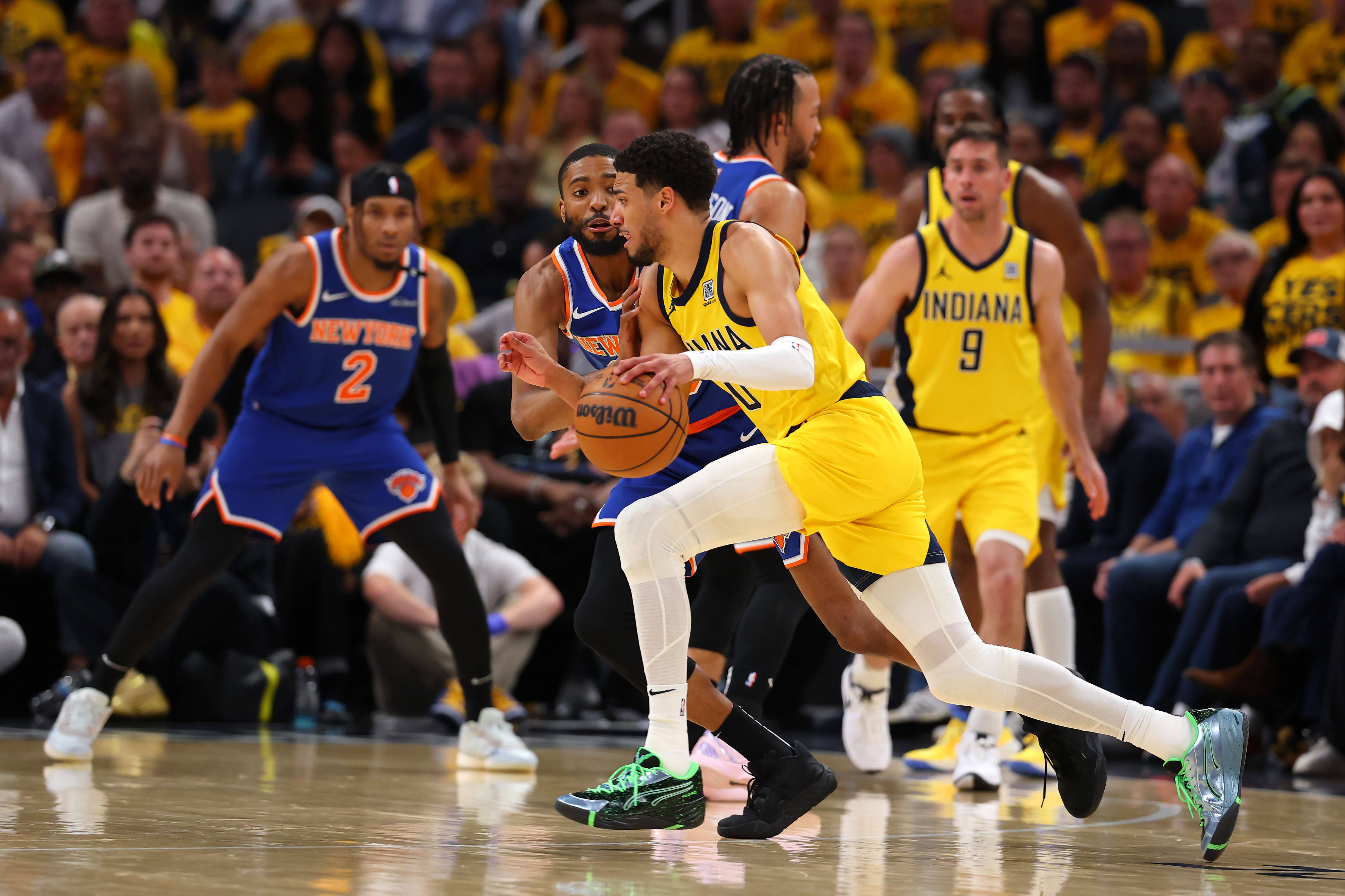 九游体育投注平台包含清晨NBA季后赛传出新动向，明尼苏达森林狼主帅复盘，管理层表态——目标明确，更衣室氛围转暖的词条